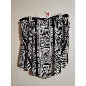 Sonnet Shores Swim Top Halter No Straps 18W Black White Aztec Geometric